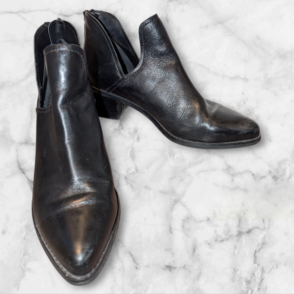 Blondo Waterproof Eliza Black Leather Ankle Boots, size 9